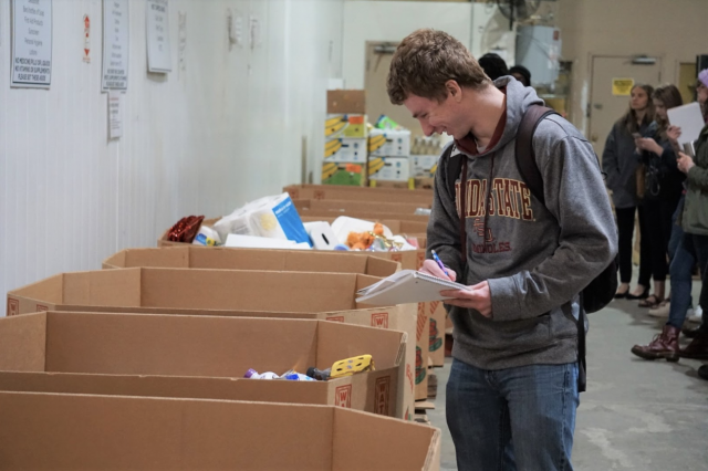 Students in Food For Thought Pantry